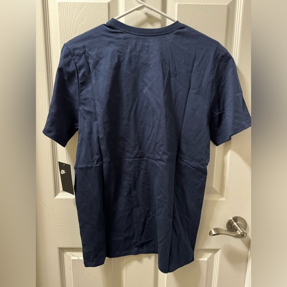 10 NIKE THE NIKE TEE - Picture 2 of 5